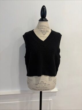 H&M Black V-Neck Sleeveless Knit Vest